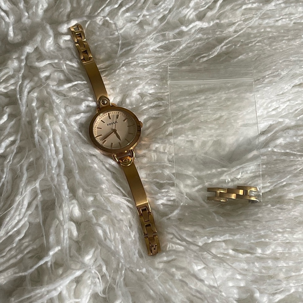 Fossil Georgia Rose Gold Women's Bangle Watch, model BQ3026